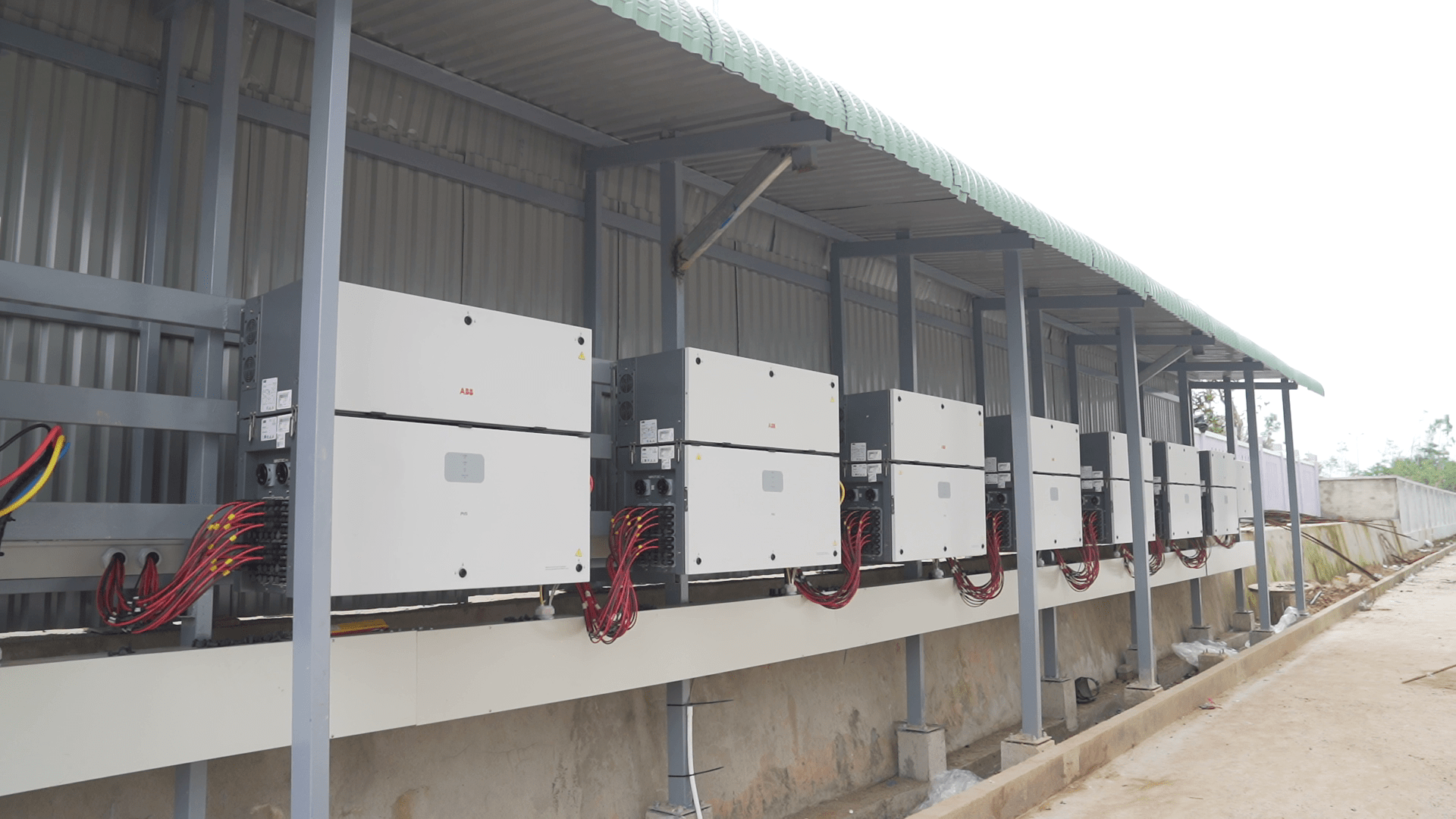 thi công công trình năng lượng mặt trời