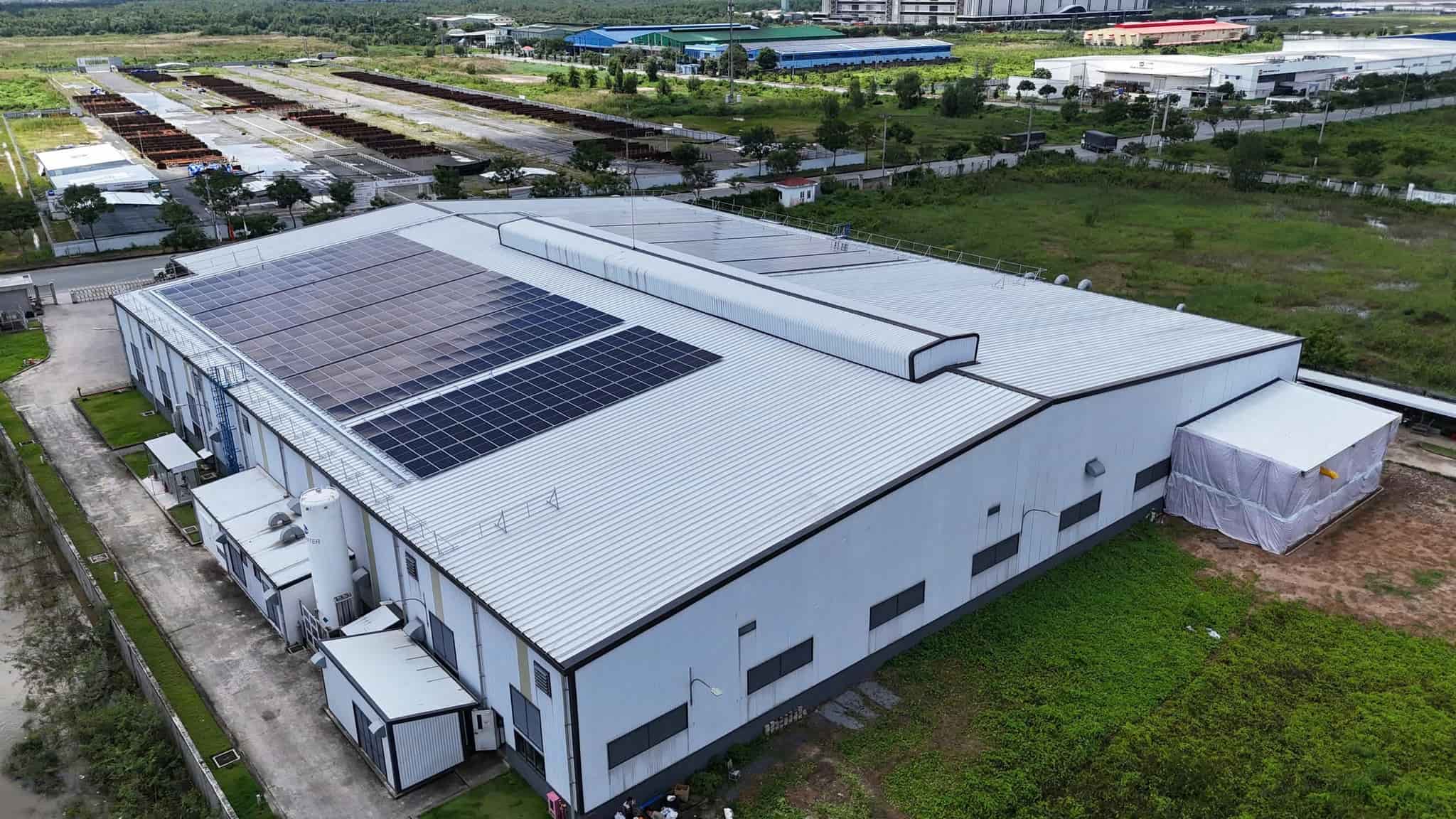 Hoàn thành hệ thống điện mặt trời áp mái