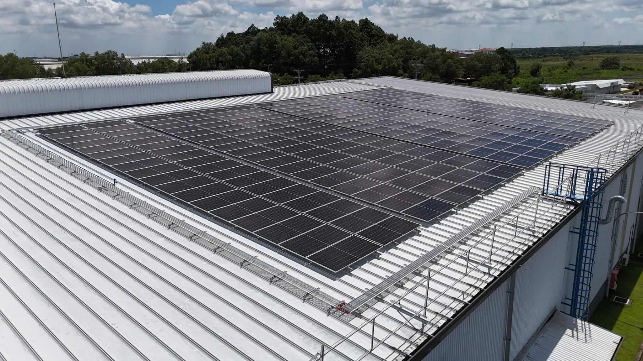 Hệ thống điện mặt trời áp mái công suất 358 kWp
